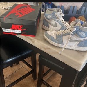 Jordan 1 hyper royal used condition like new